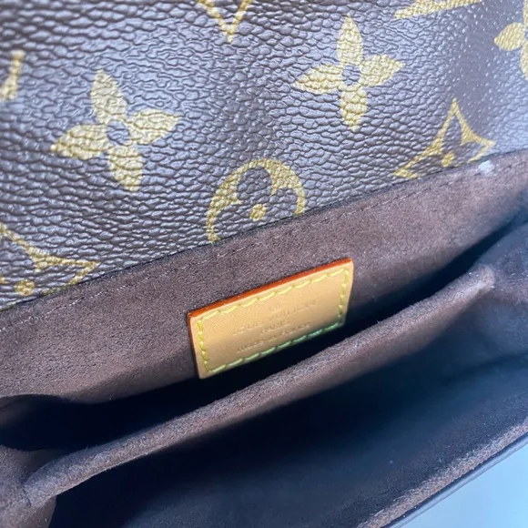 Louis Vuitton Micro Pochette Metis - Picture 8 of 12